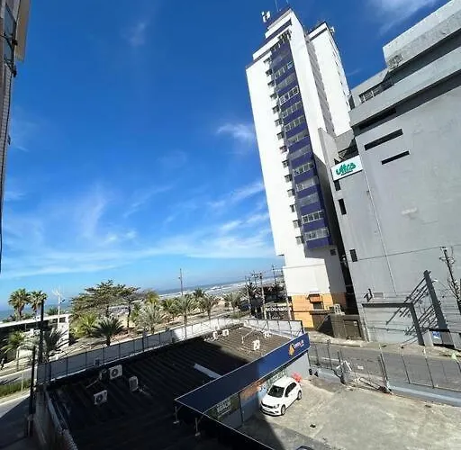 Predio Frente Pra Praia, Com Vista Lateral Mar, Apto 202