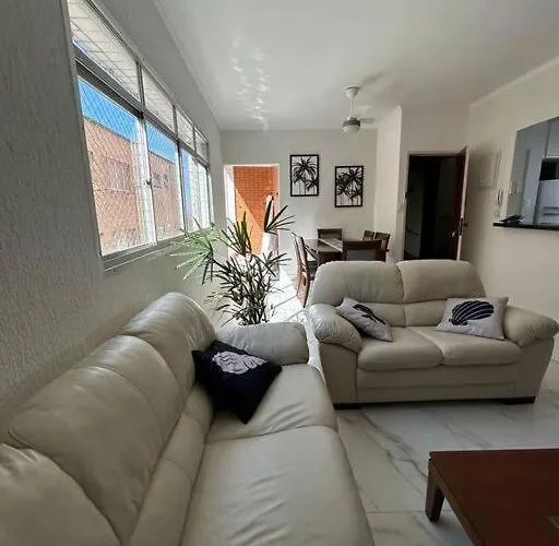 Predio Frente Pra Praia, Com Vista Lateral Mar, Apto 202