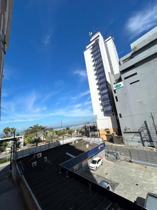 Apartment Predio Frente Pra Praia, Com Vista Lateral Mar, Apto 202
