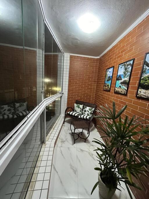 Apartment Predio Frente Pra Praia, Com Vista Lateral Mar, Apto 202 *