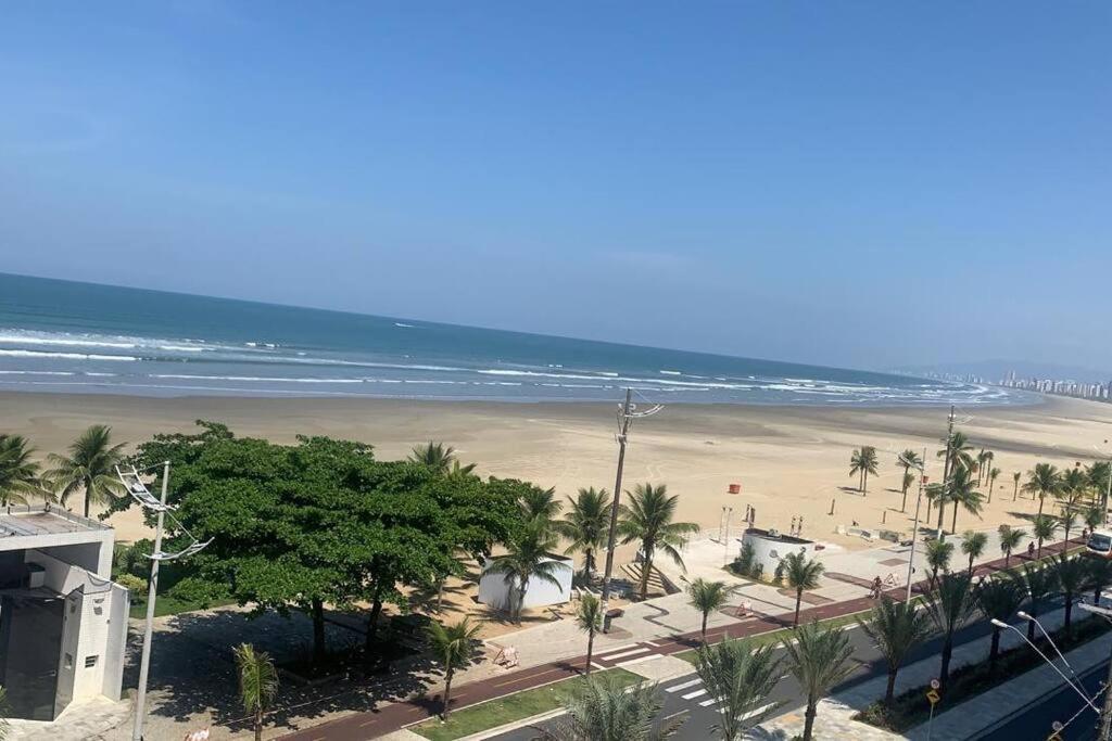 Apartment Predio Frente Pra Praia, Com Vista Lateral Mar, Apto 202 Praia Grande (Santos)